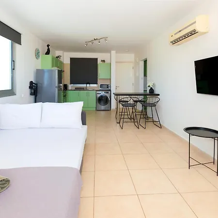 Sea View Apt*spacious Balcony*200m To The Διαμέρισμα